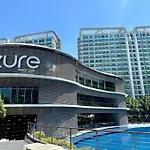 Azure Urban Resort - Modern Gaming Staycation