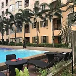 1-Bedroom Condo With Pool Across Naia Terminal 3