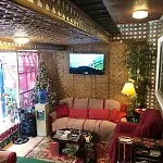 The Mansion - Backpackers Near Airport