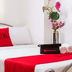 Reddoorz Premium @ Amaia Skies Avenida