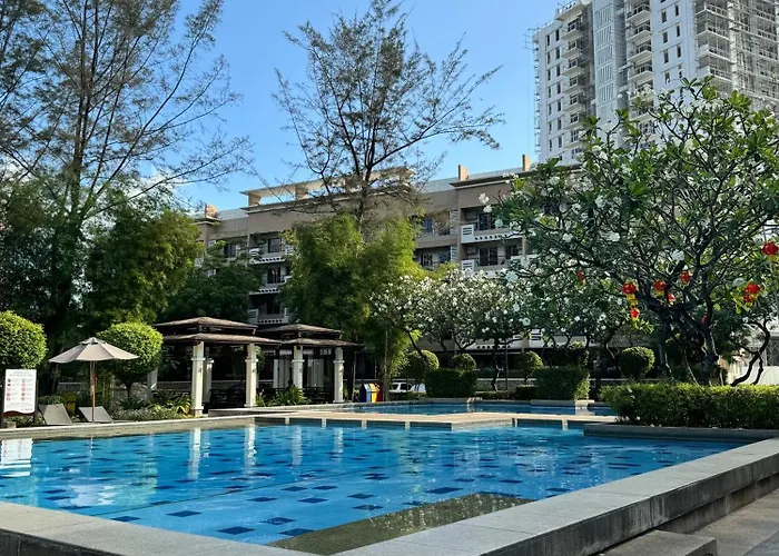Stylish Staycation Near Bgc W/ Home Cinema