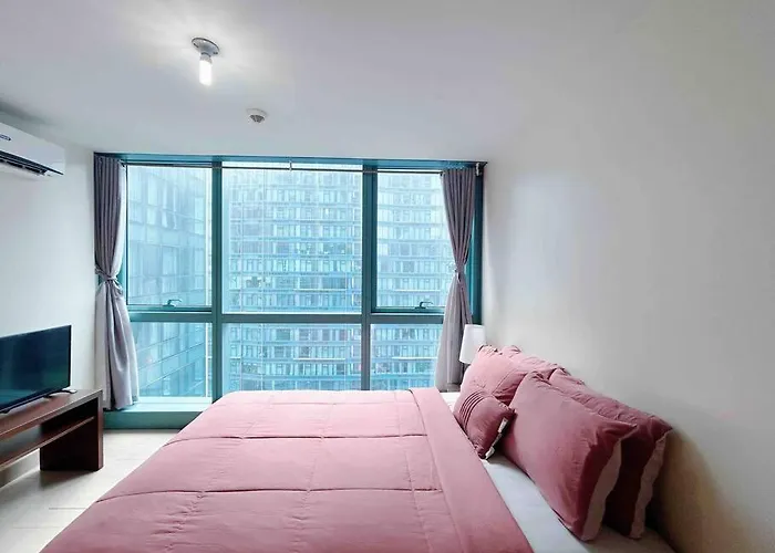 1-Bedroom Glass View Suite Beside Grand Hyatt Bgc