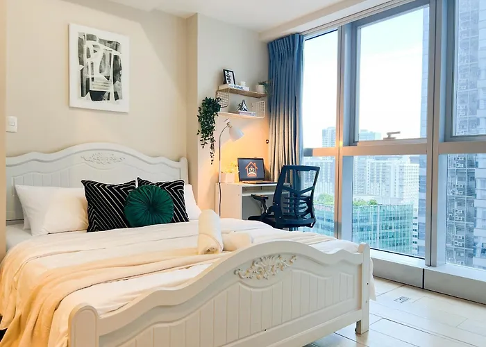 Upscale Bgc Stay Near Mitsukoshi #Upt130G