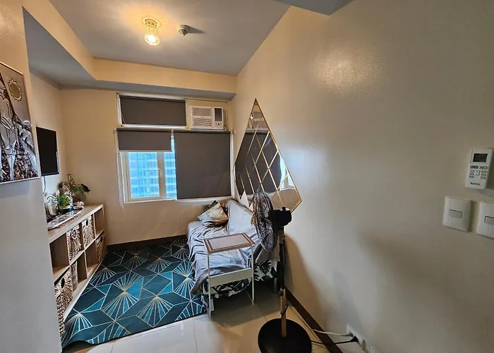 Makati Bliss Apartment - Cozy Urban Retreat