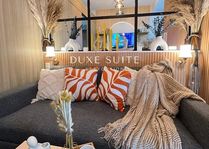 Walking Distance To Moa - Duxe Suite Staycation6