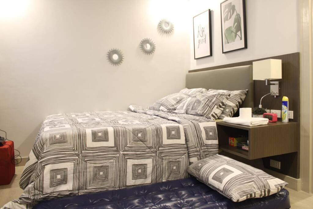 A2j Luxury Bgc Balcony Near Sm Aura Taguig Manila