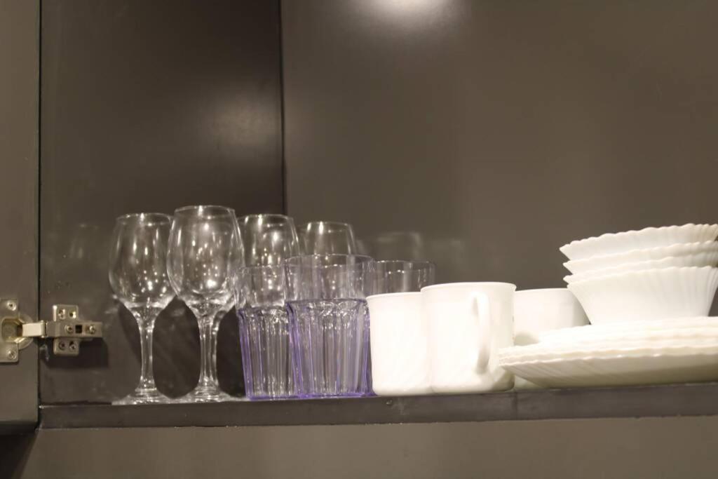 A2j Luxury Bgc Balcony Near Sm Aura Taguig *
