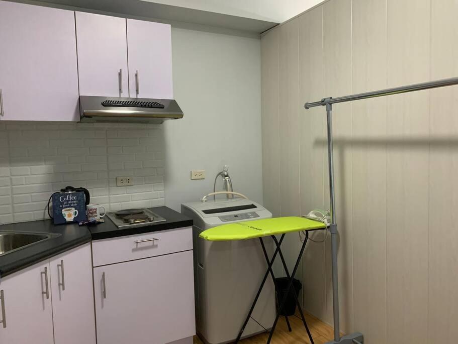 Minimalist 1 Bedroom In Alabang Near Molito And Atc With Wifi & Netflix M Apartment
