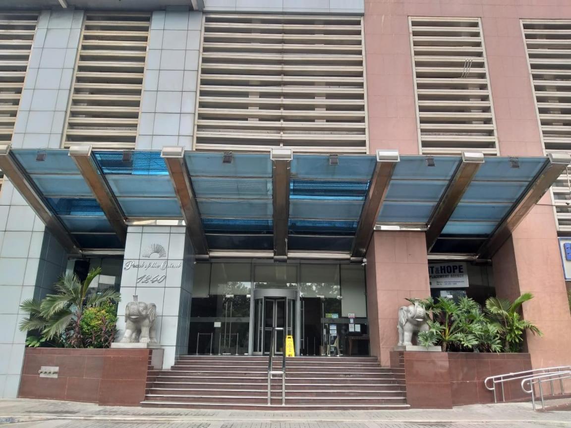 Bay Front Delux Pearl Of The Orient Apartment Manila