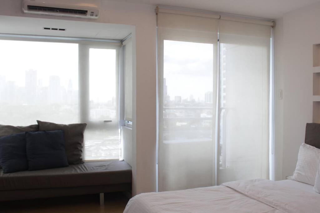 A2j Luxury 1br Bgc Balcony Near Burgoscircle *
