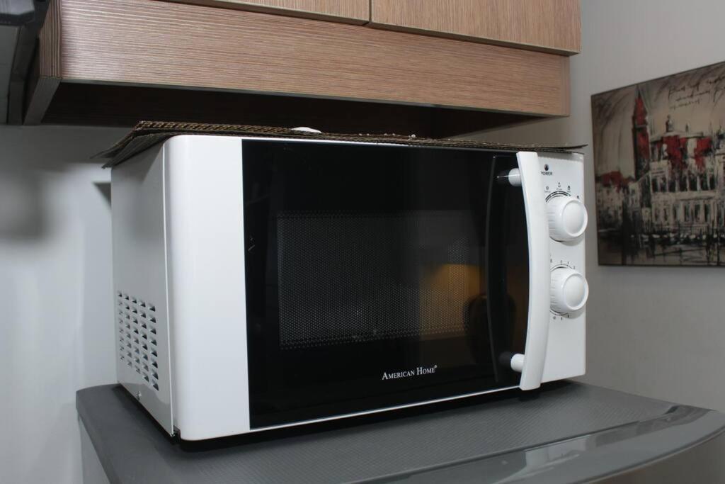 A2j Luxury 1br Bgc Balcony Near Burgoscircle *
