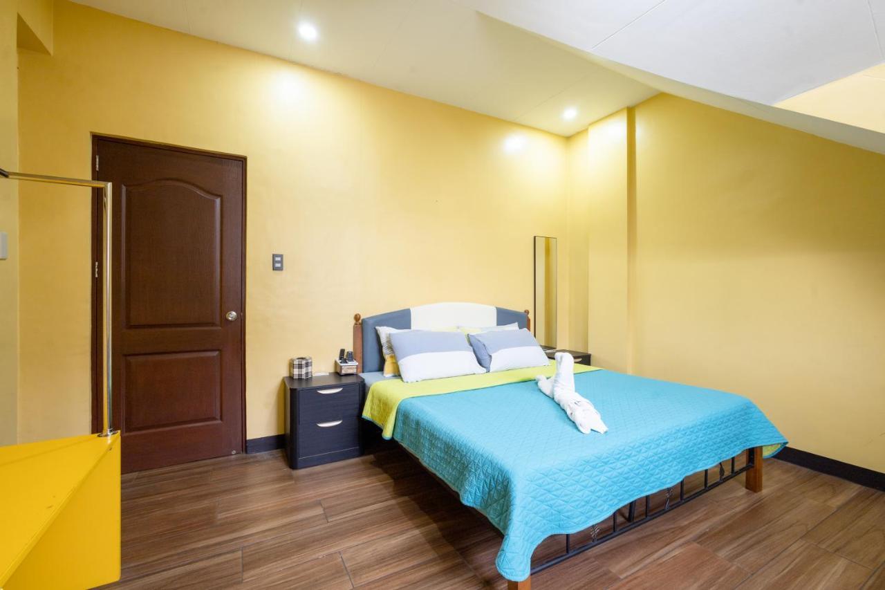 Casa Heradurra Uno/dos Manila