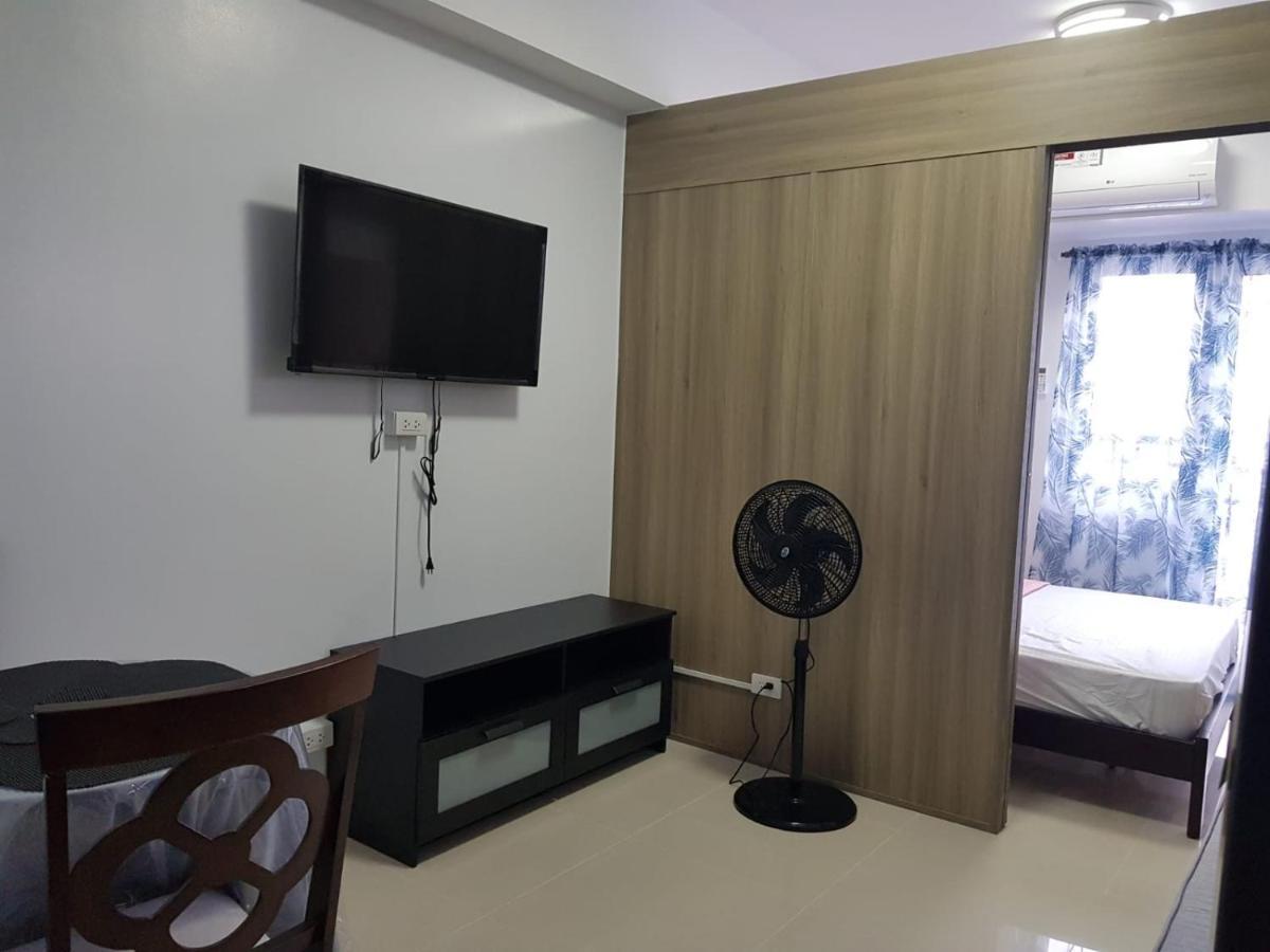Comfortable 1-bedroom Unit With Balcony At Fame Residences * Mandaluyong