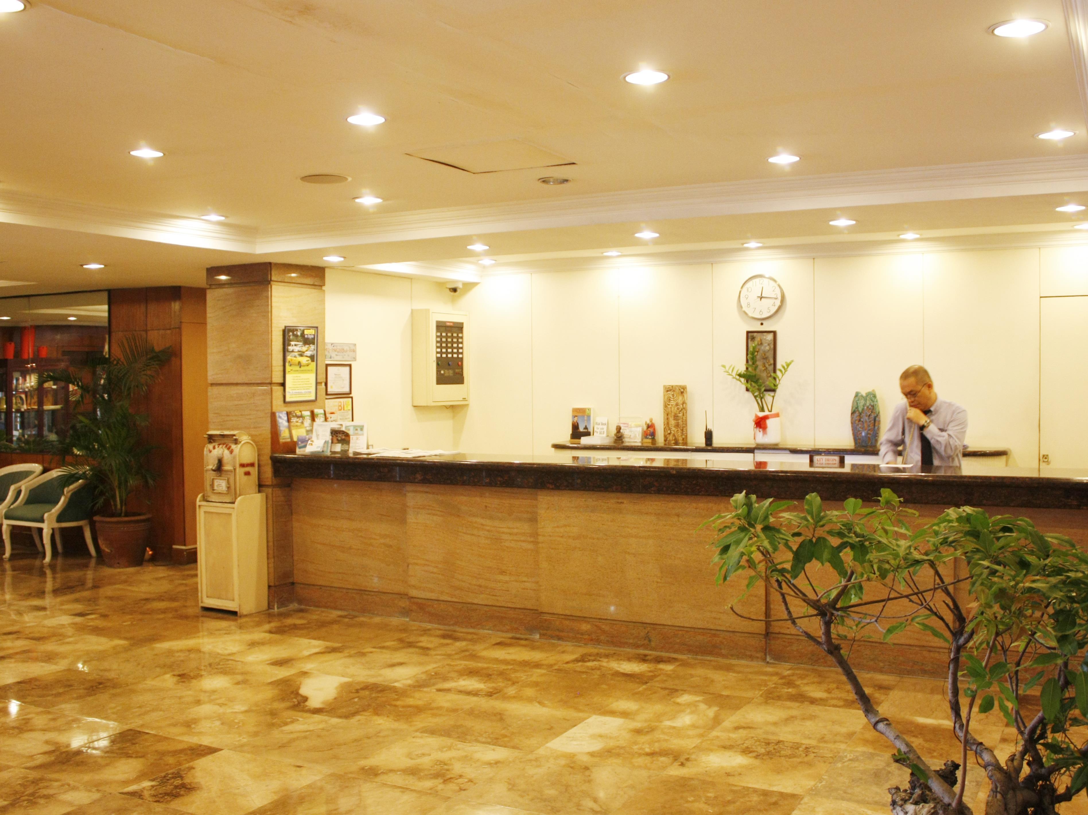 Hotel Aloha Roxas Boulevard Manila