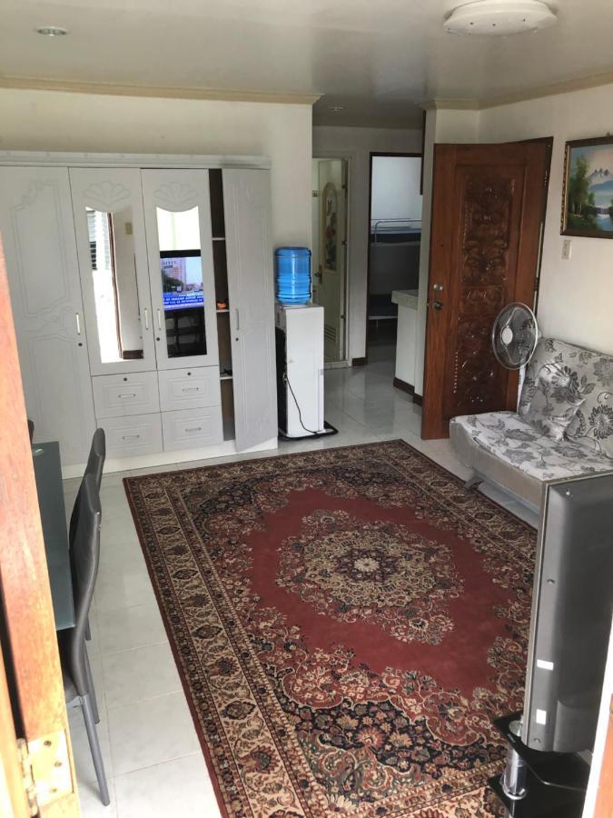 The Mansion - Backpackers Near Airport