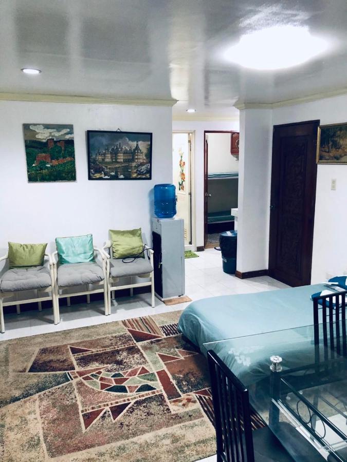 The Mansion - Backpackers Near Airport