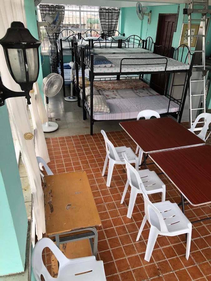 The Mansion - Backpackers Near Airport