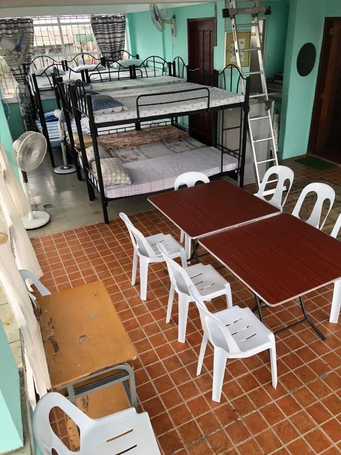 Apartment The Mansion - Backpackers Near Airport