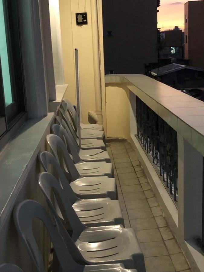 The Mansion - Backpackers Near Airport Manila