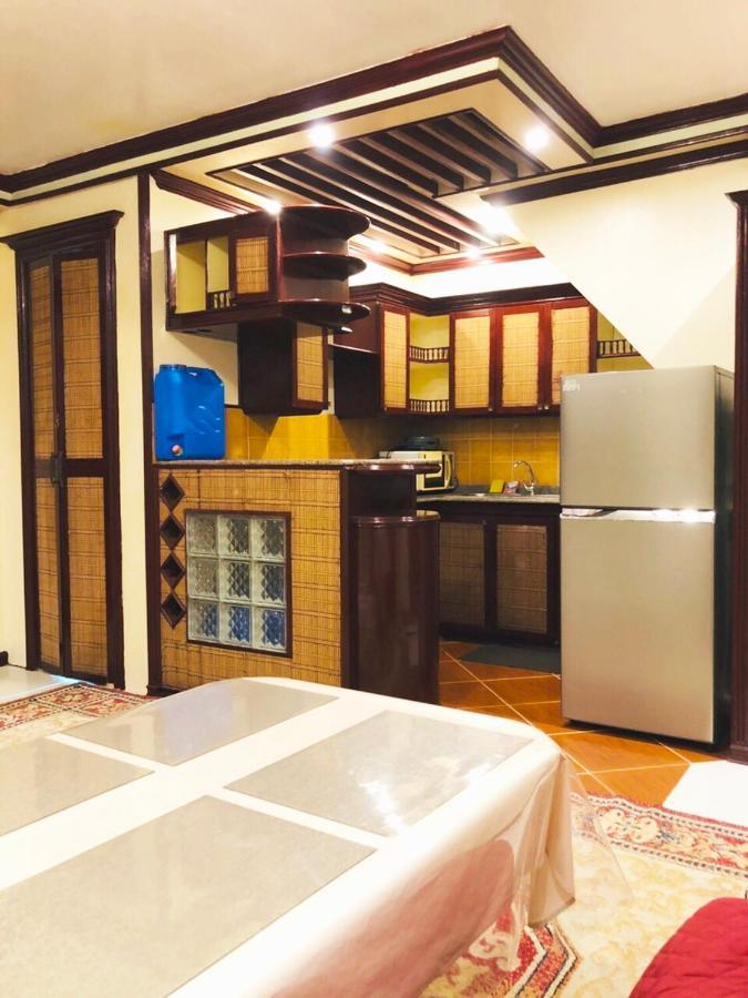 The Mansion - Backpackers Near Airport *