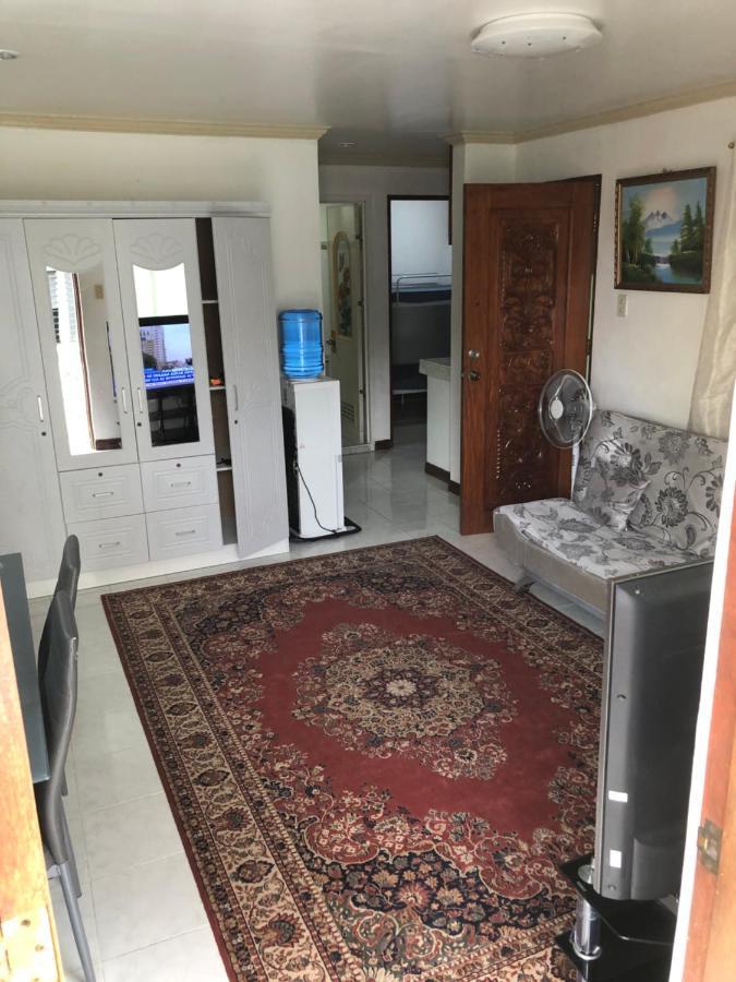 Apartment The Mansion - Backpackers Near Airport