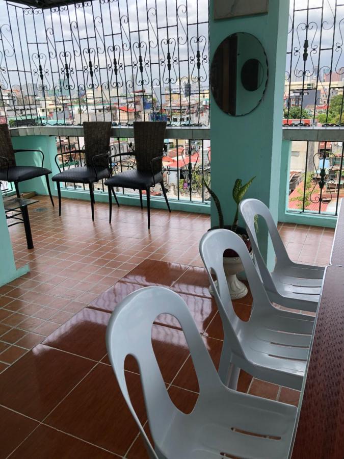 Apartment The Mansion - Backpackers Near Airport Manila