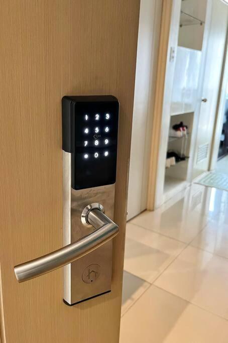 Apartment Modern 2-bedroom For 5 Across Moa