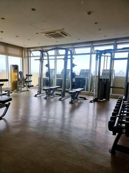 Lovely 1 Bedroom At Vista Shaw Residences Manila