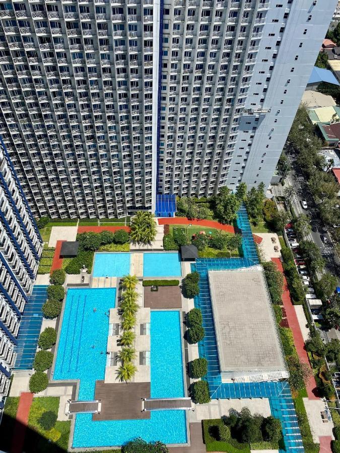 Apartment Stonewood In Jazz Residences Makati 2x Bigger Unit *