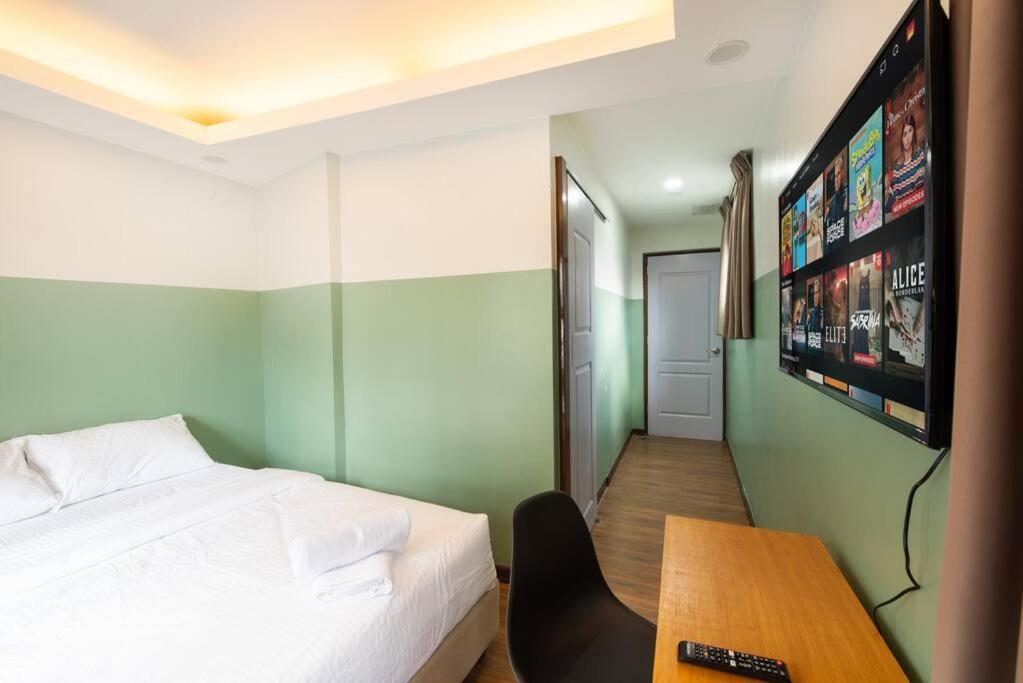 St. Marvin Makati M205 Apartment *
