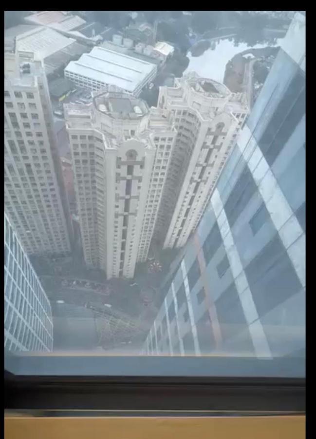 Apartment One Bedroom With Stunning Views On 38th Floor In Eastwood Metro