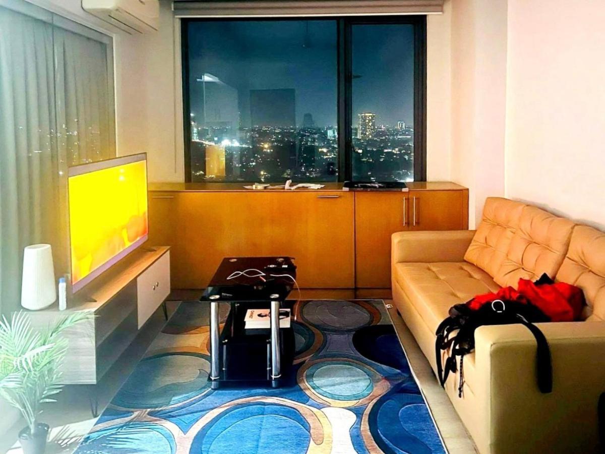 One Bedroom With Stunning Views On 38th Floor In Eastwood Metro Apartment Manila