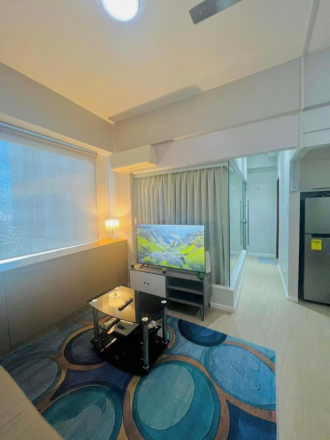 Apartment One Bedroom With Stunning Views On 38th Floor In Eastwood Metro *