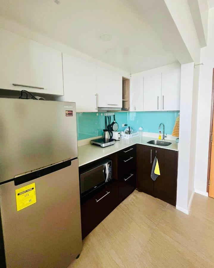 Apartment One Bedroom With Stunning Views On 38th Floor In Eastwood Metro *