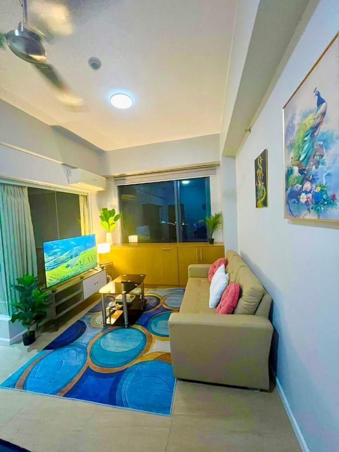 Apartment One Bedroom With Stunning Views On 38th Floor In Eastwood Metro Manila