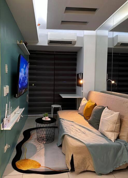 Apartment Urban Luxe: Mall Of Staycation