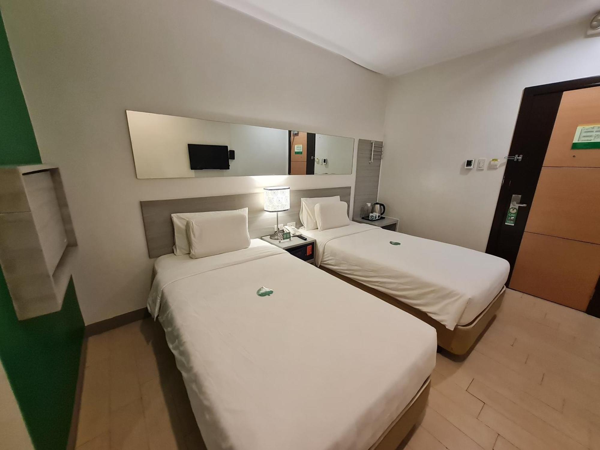 Go Otis - 3* Manila
