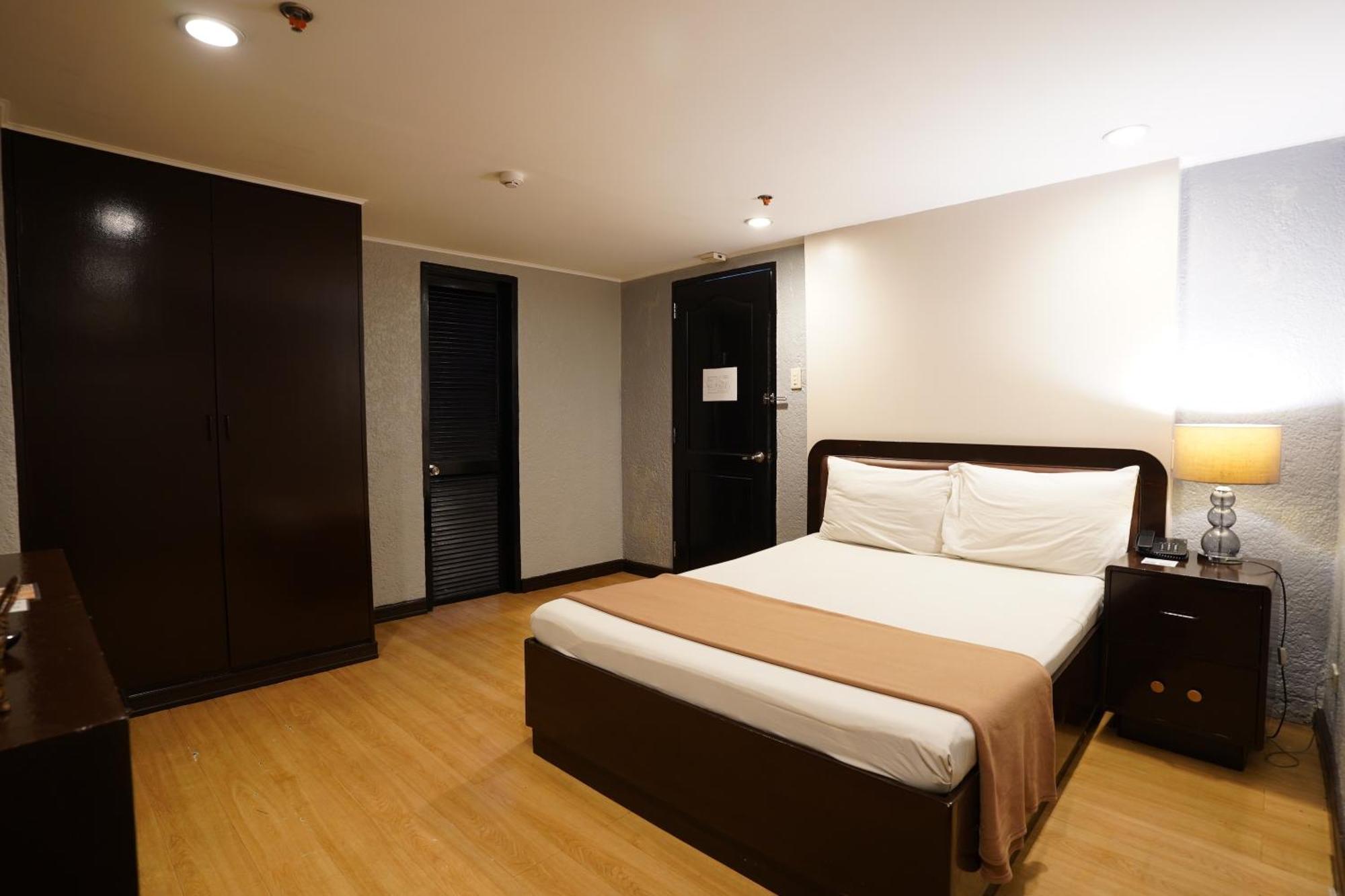Arzo Hotel Manila
