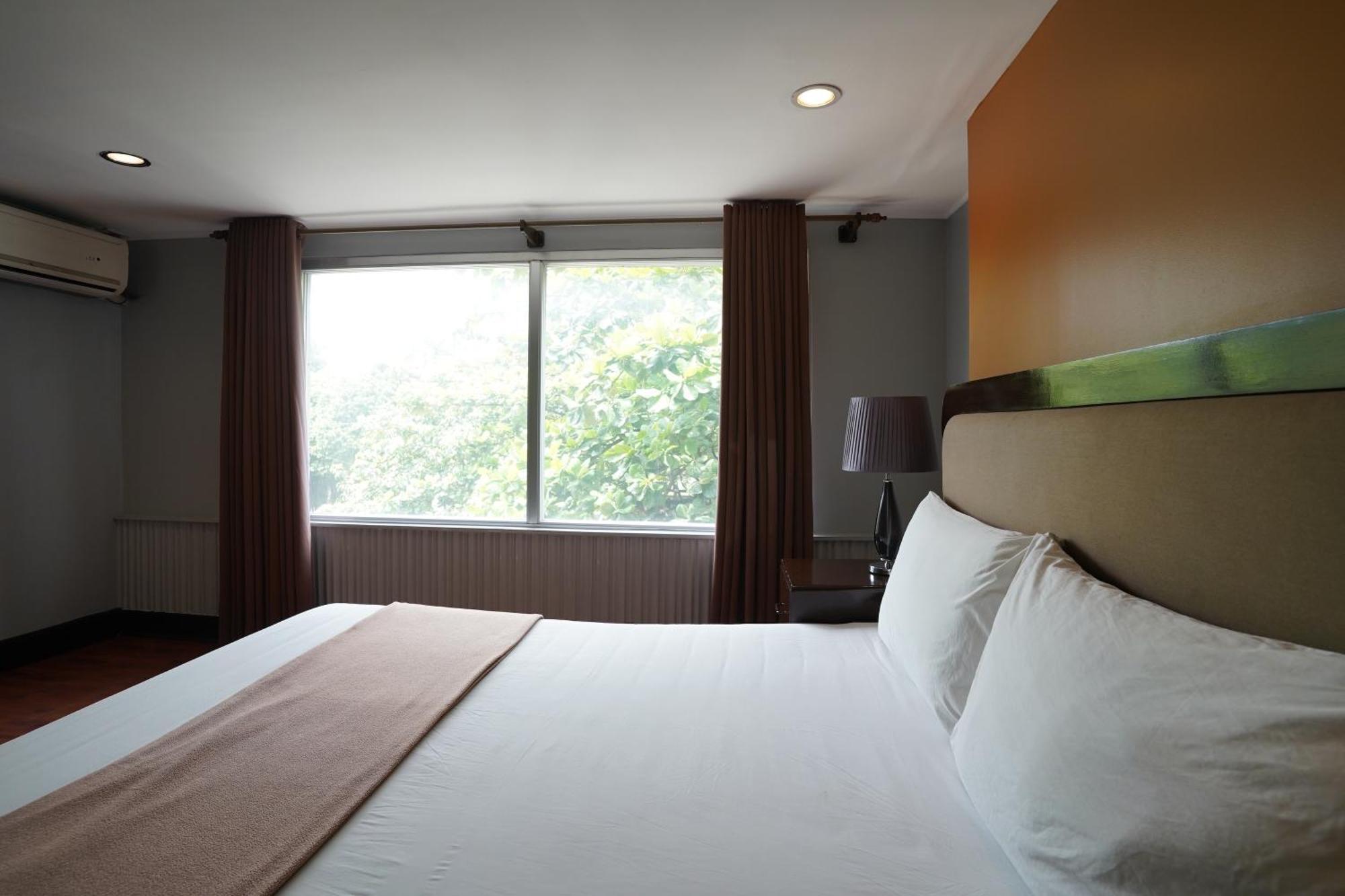 Arzo Hotel Manila