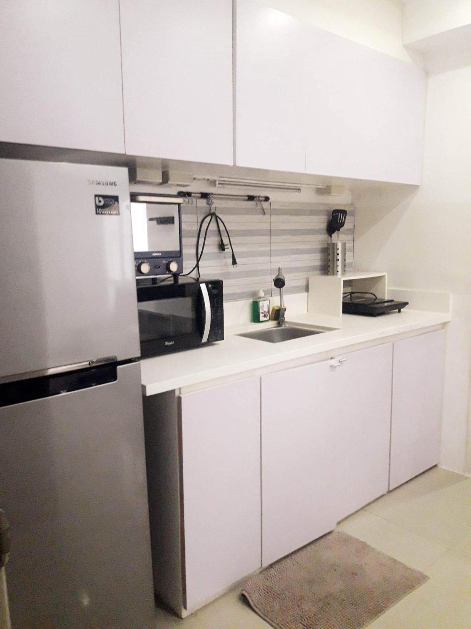 Apartment 2 Bedrooms Units Forbes Area 5th Avenue Bgc Center *
