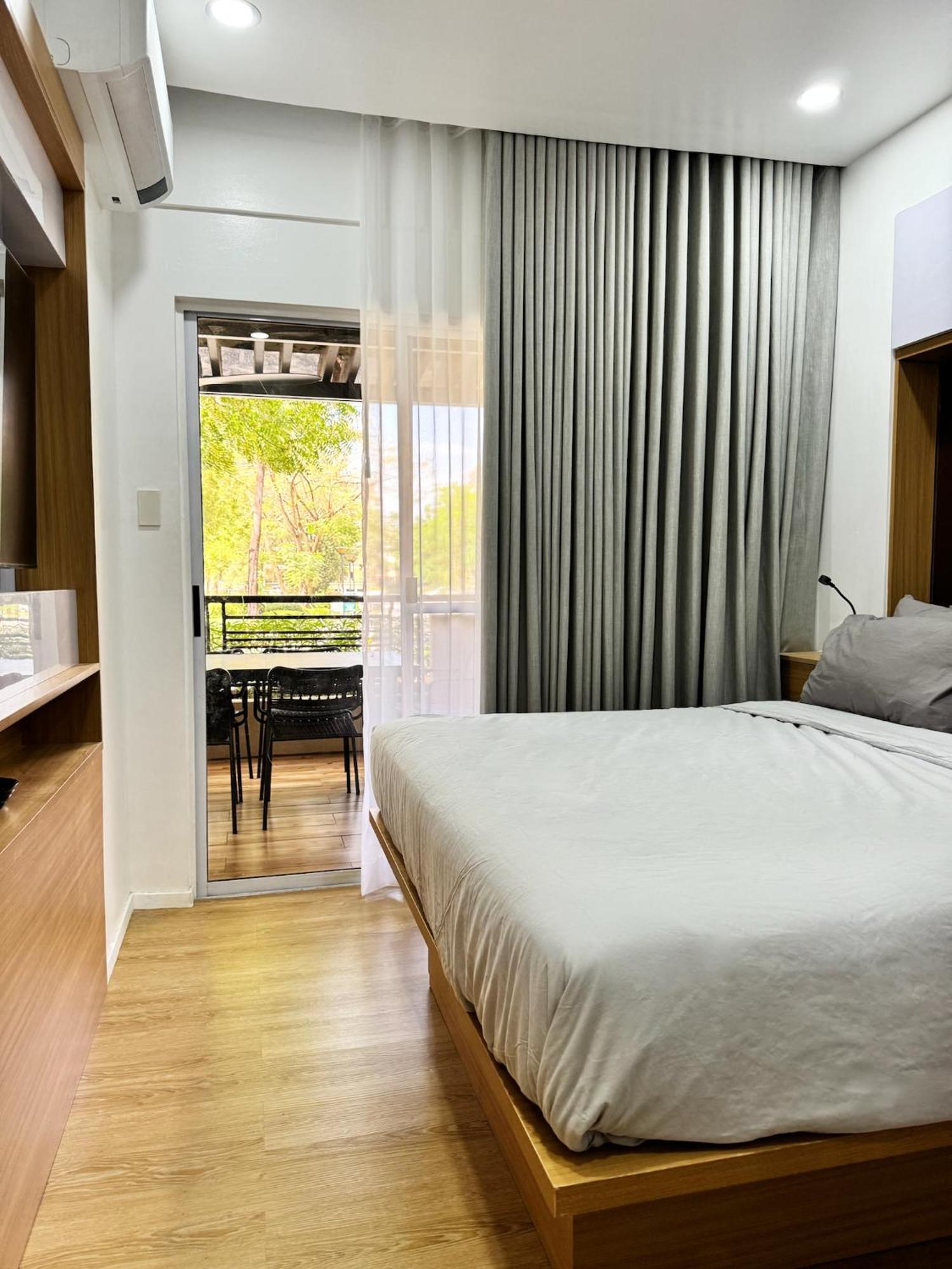 Stylish Staycation Near Bgc W/ Cinema Apartamento Manila