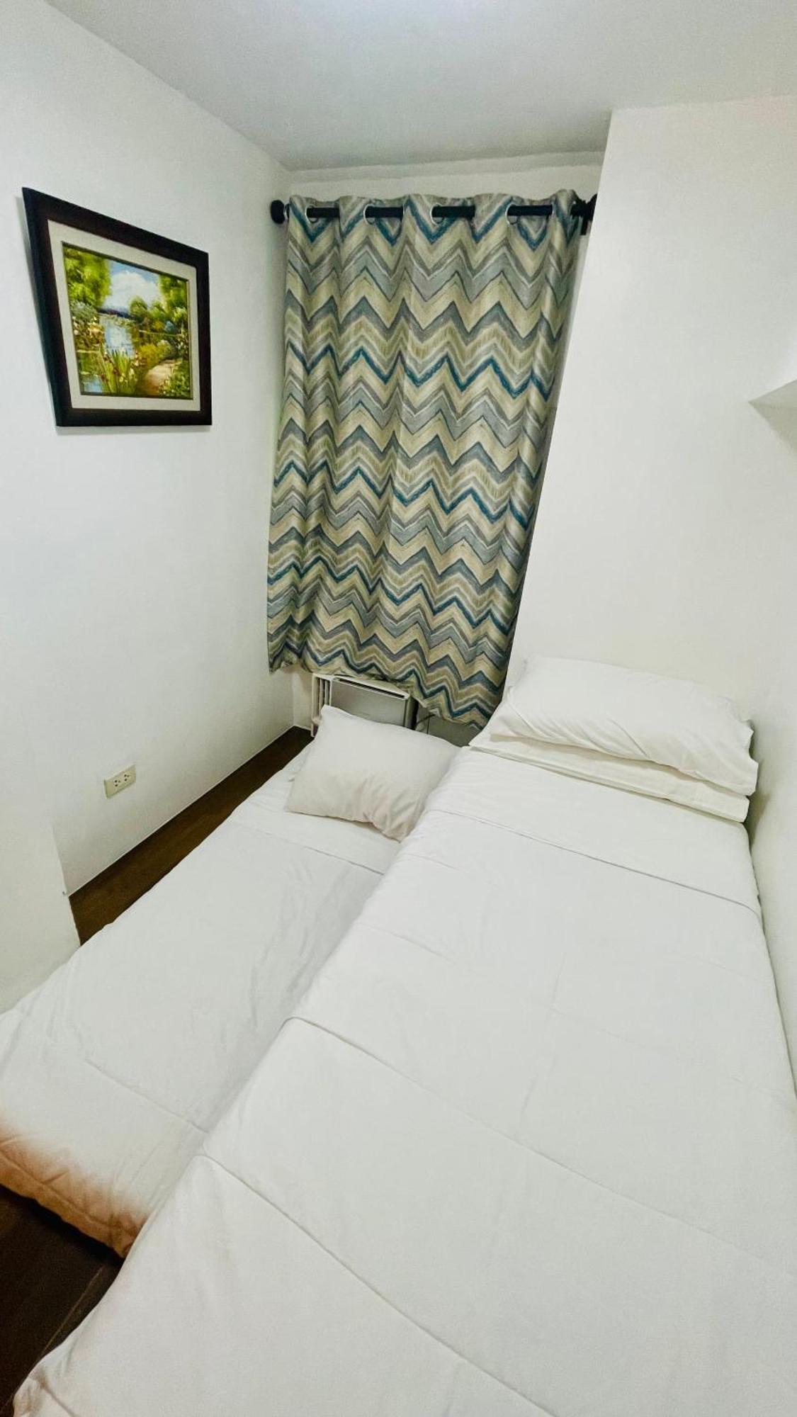 2 Bedroom In The Center Of Mm * Manila