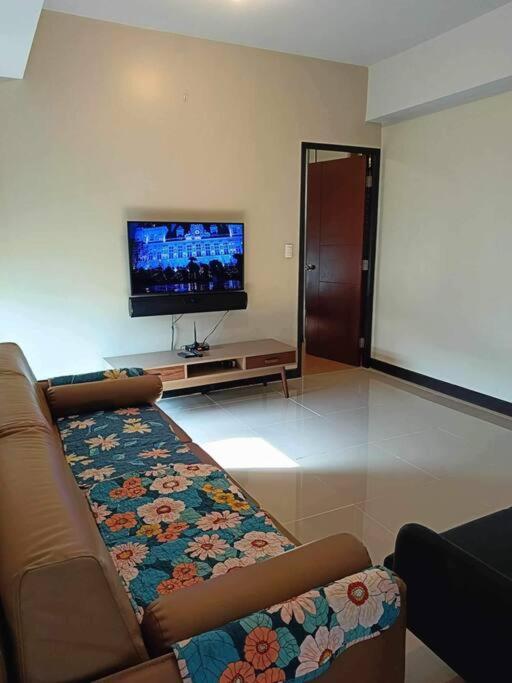 U24pq T B, Manhattanheights 1br Manila