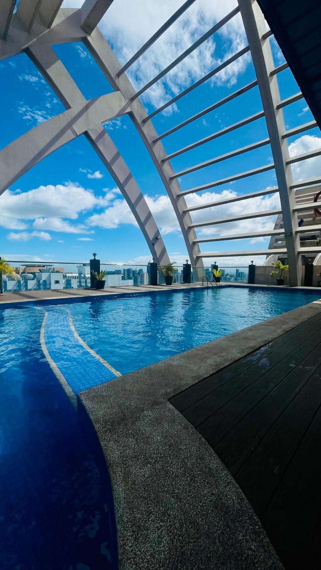 Apartment 2 Bedroom In The Center Of Mm Manila