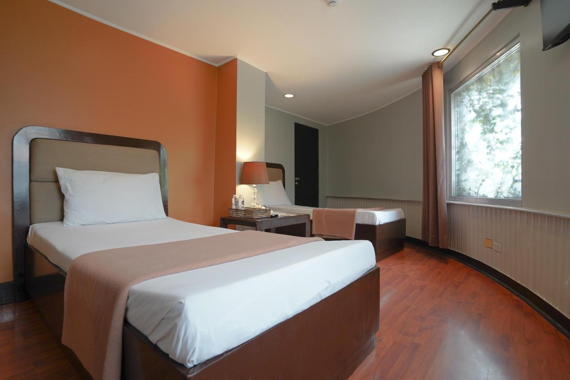 Arzo Hotel Manila