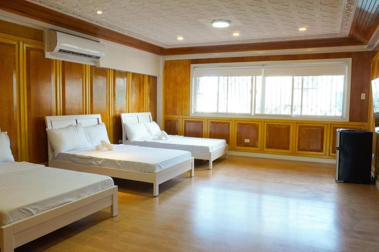 Makati Altean Holiday home