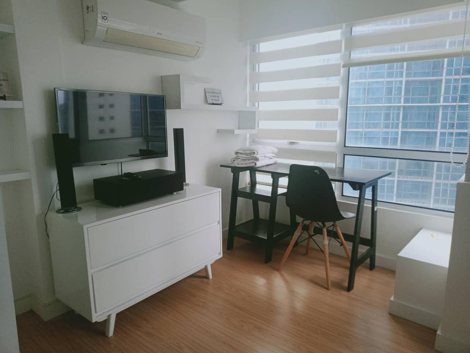 2 Bedrooms Units Forbes Area 5th Avenue Bgc Center Manila