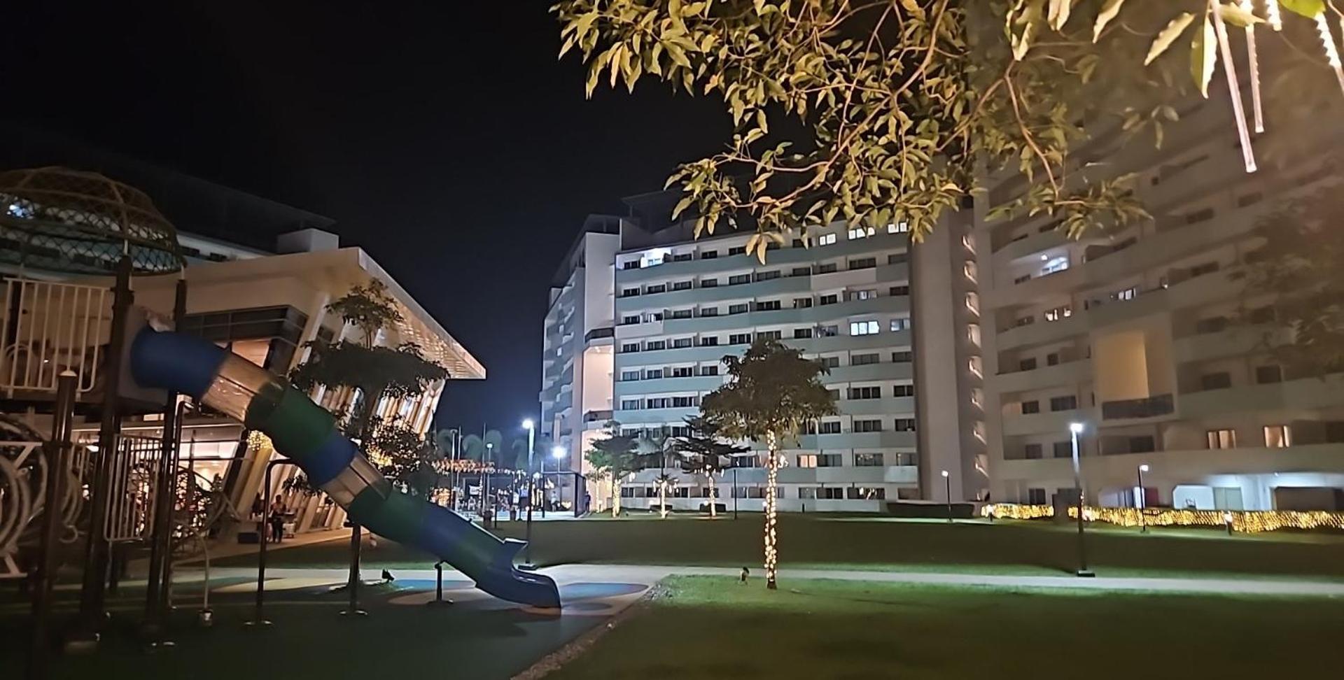 Private W/ Balcony Near Batasan, Ateneo, Up, Diliman, The Residences At Commonwealth *