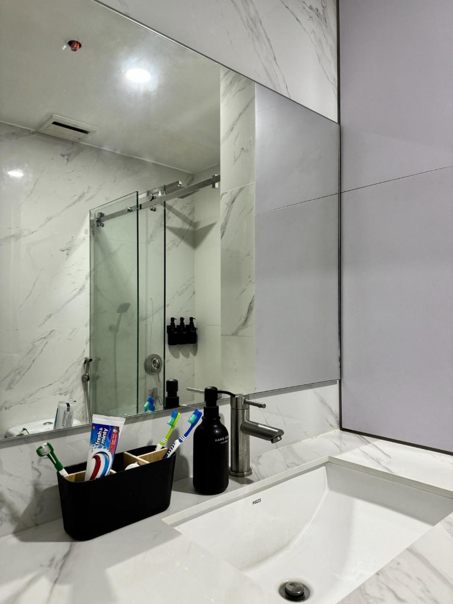 Stylish Staycation Near Bgc W/ Cinema *