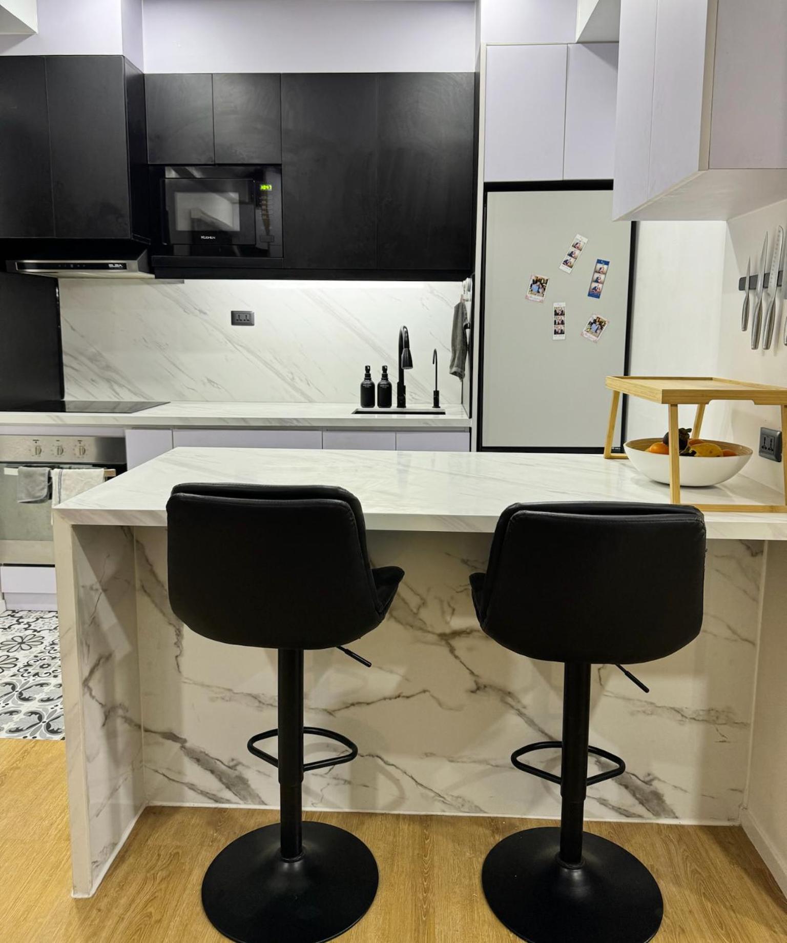 Stylish Staycation Near Bgc W/ Cinema